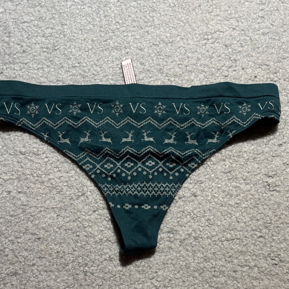 VS Seamless Thong Large